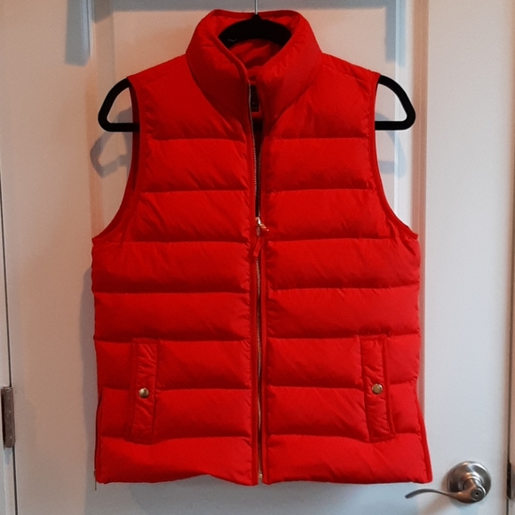 NWOT, Red JCrew Mountain Puffer Vest, SM - Picture 2 of 9